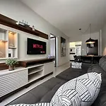 POS002 - APTO NOVO, 2 Quartos com Ar Condicionado, Super Completo, ao lado do Shop Atlântico e Garagem
